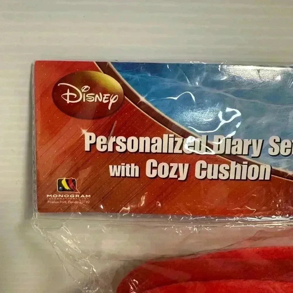 2008 NEW & unopened! Disney High School Musical Diary Set with Cozy Cushion Red - Picture 4 of 12
